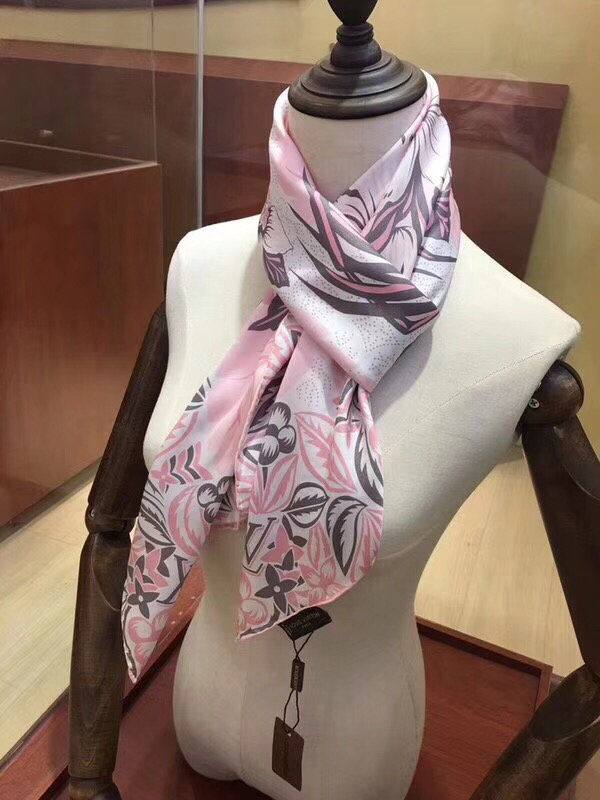 Louis Vuitton Scarf LVS00142